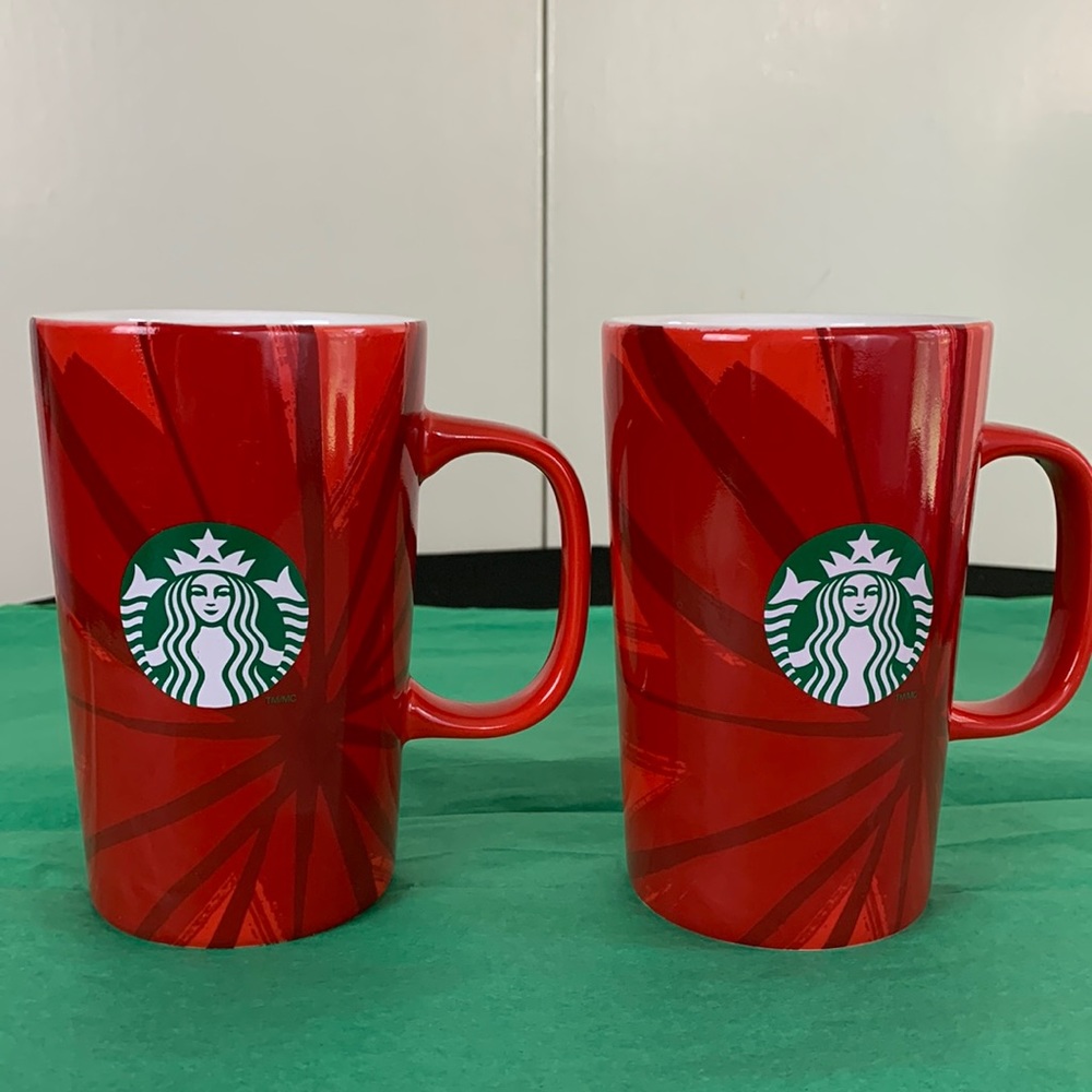 Starbucks set of two Christmas blend mugs 12 ounce excellent condition RED